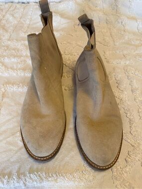 Steve Madden Taupe Suede Chelsea Boots